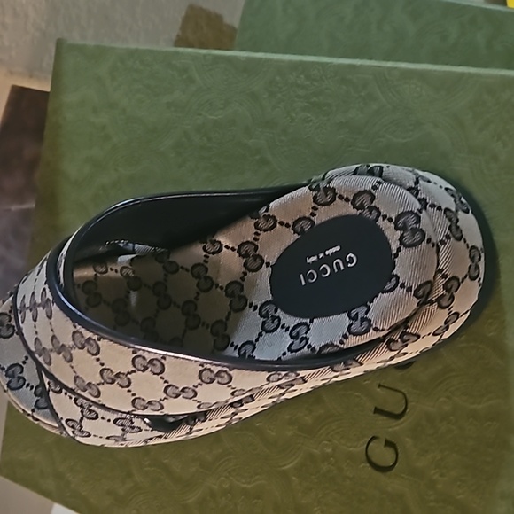 Gucci Criss Cross Slides - Picture 7 of 7